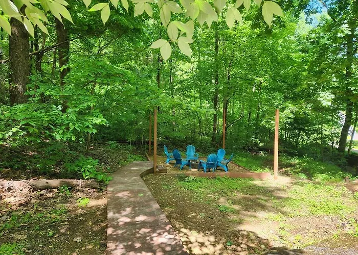 Moonpie Hideaway