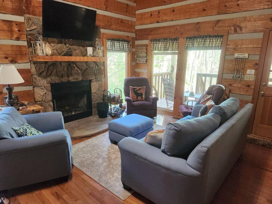 Moonpie Hideaway Chalet