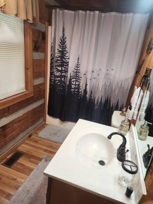Moonpie Hideaway Chalet *